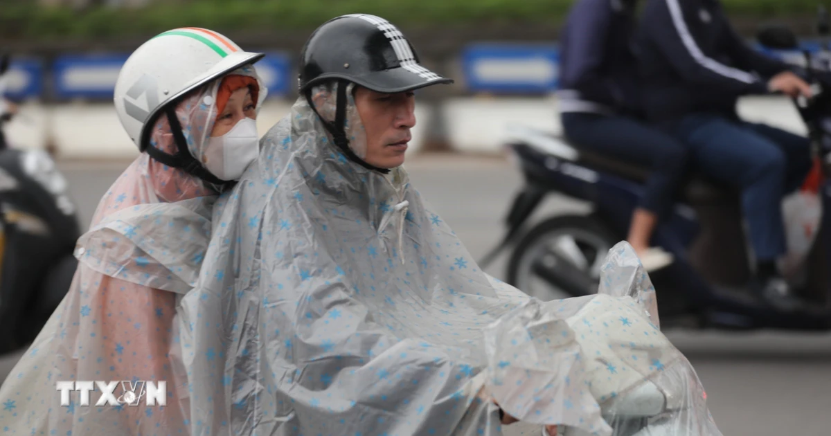 Thời tiết 27/4: Bắc Bộ mưa dông, Nam Bộ nắng nóng gay gắt trên 36°C
