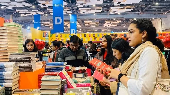 Hội chợ Sách thế giới Delhi thu hút hàng triệu lượt khách, cho thấy tiềm năng khổng lồ của ngành xuất bản Ấn Độ. Ảnh: theindianawaaz.
