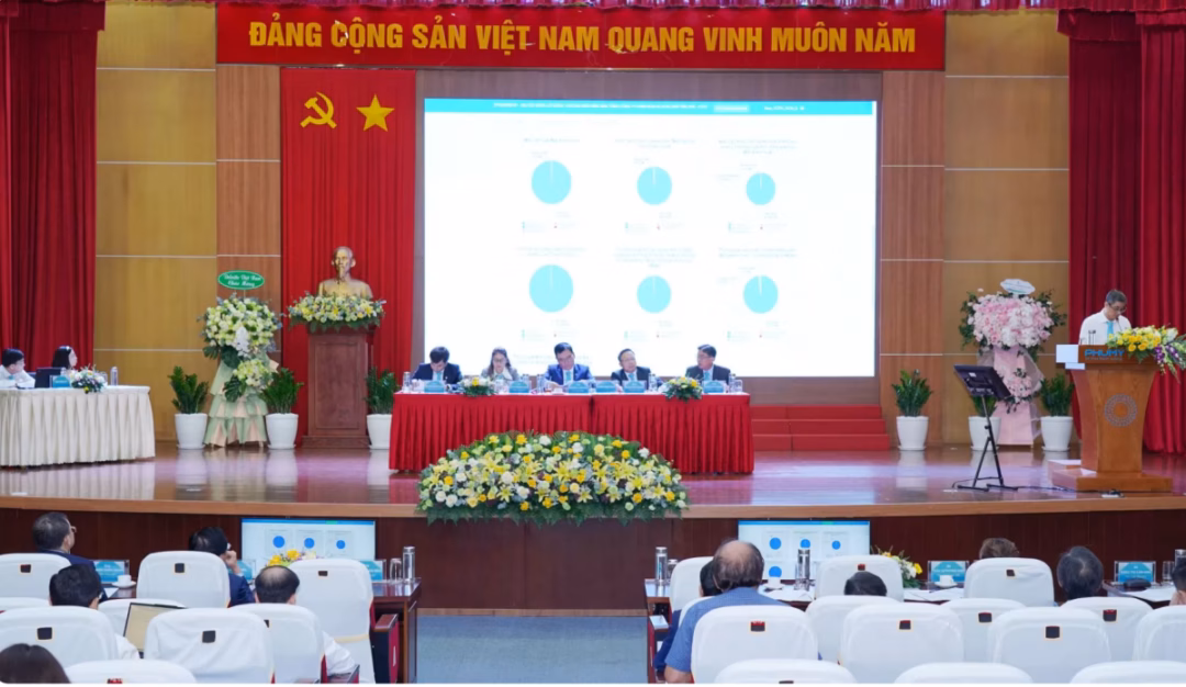 Ông Lê Xuân Huyên - Phó Tổng giám đốc phụ trách Ban điều hành Petrovietnam phát biểu tại Đại hội.