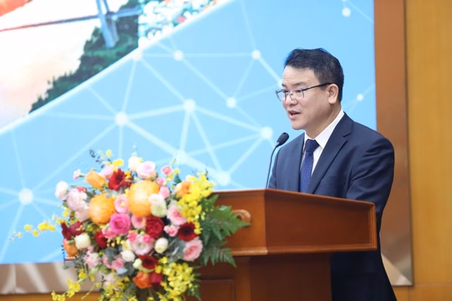 Thứ trưởng Bộ Tài chính Trần Quốc Phương phát biểu tại Hội nghị - Ảnh: VGP