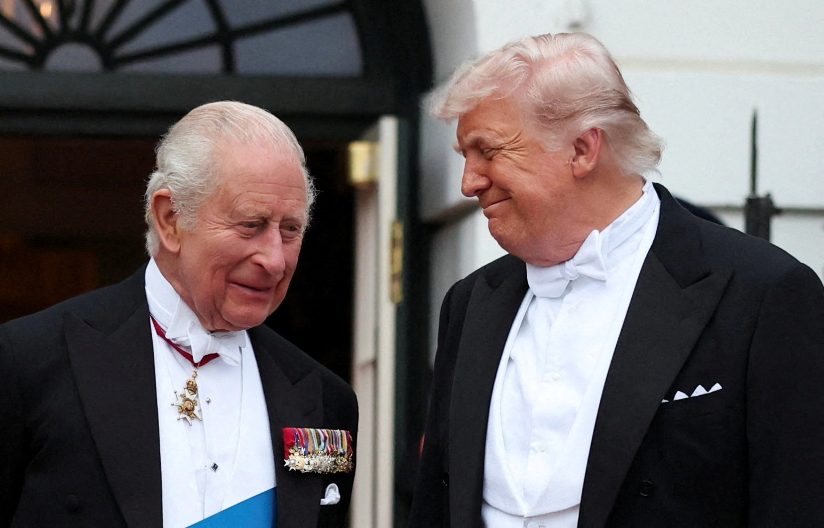 Vua Charles III và Tổng thống Mỹ Donald Trump tại tiệc tối ở Nhà Trắng (Ảnh: Reuters).